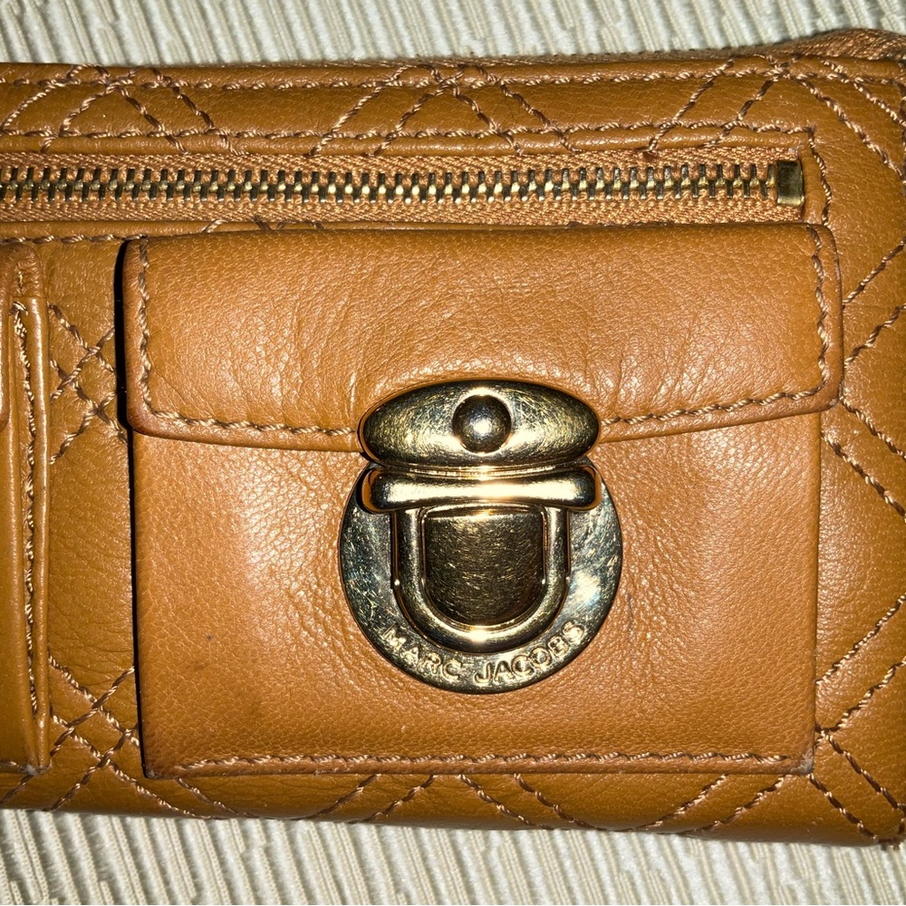 Marc Jacobs Caramel Leather Wallet with Gold Accents - Picture 2 of 4